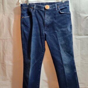Wrangler Blue Jeans, Men's Size 36x32, Little Wear